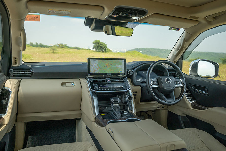 Toyota Land Cruiser 300 Passenger View Toyota Land Cruiser 300 Passenger View