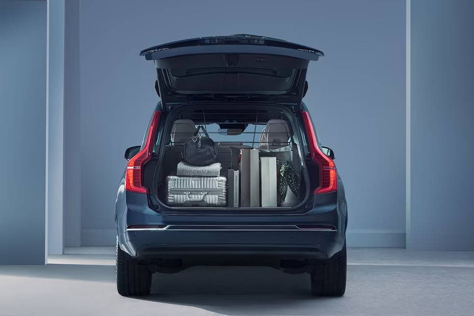 Volvo XC90 Boot (Open)