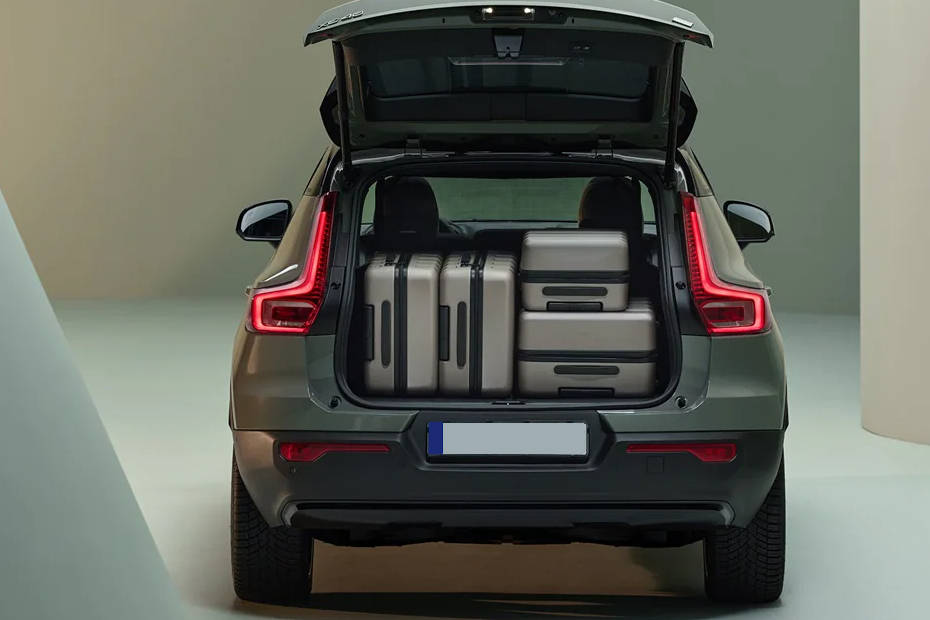 Volvo XC40 Recharge Open Trunk