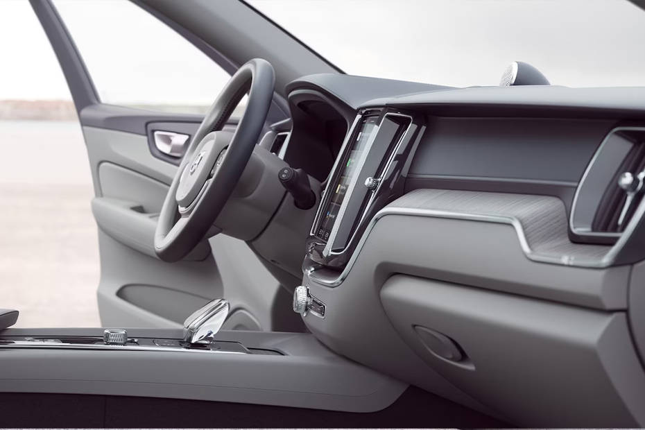 Volvo XC60 Interior Image