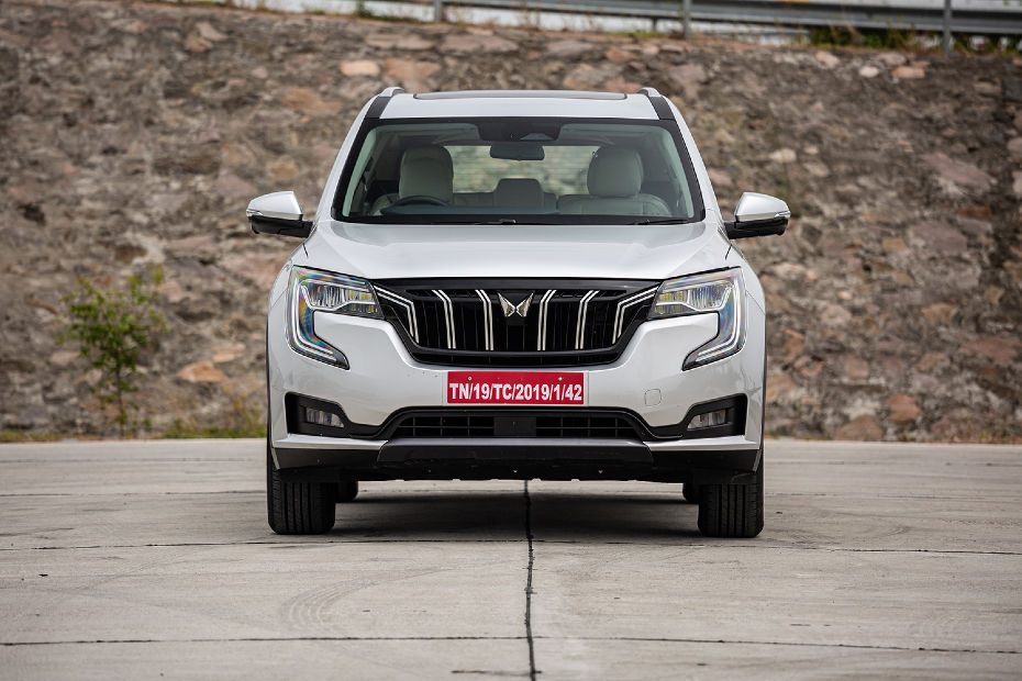 Mahindra XUV700 Front