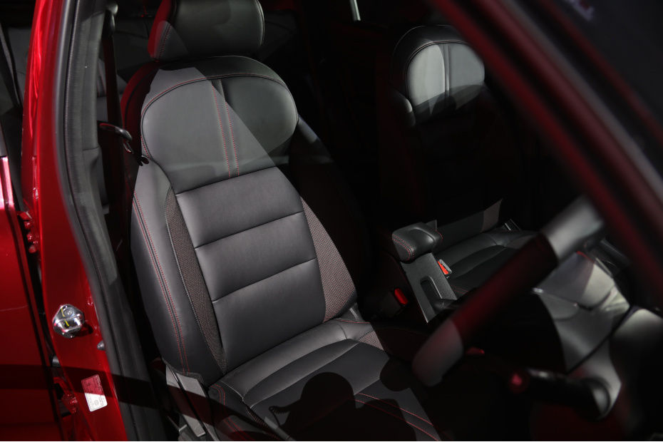 Honda WR-V RS 2022 front seats