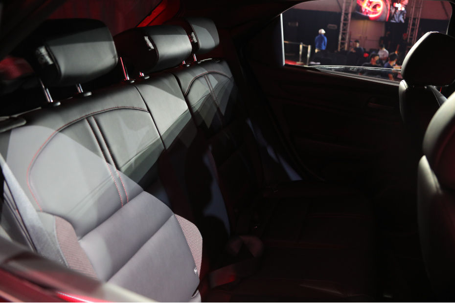 Honda WR-V RS 2022 rear seats