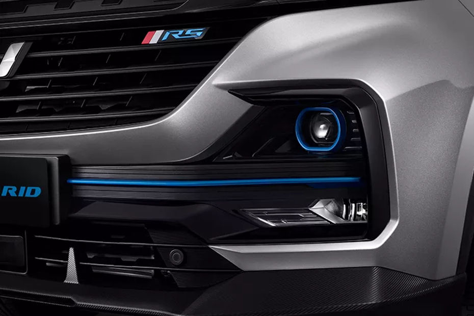 Indonesia-spec MG Hector (Wuling Almaz) Hybrid blue accents