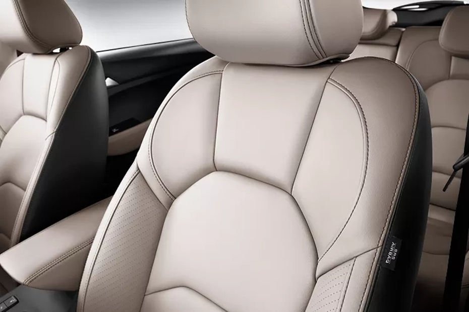 Indonesia-spec MG Hector (Wuling Almaz) Hybrid leather seats