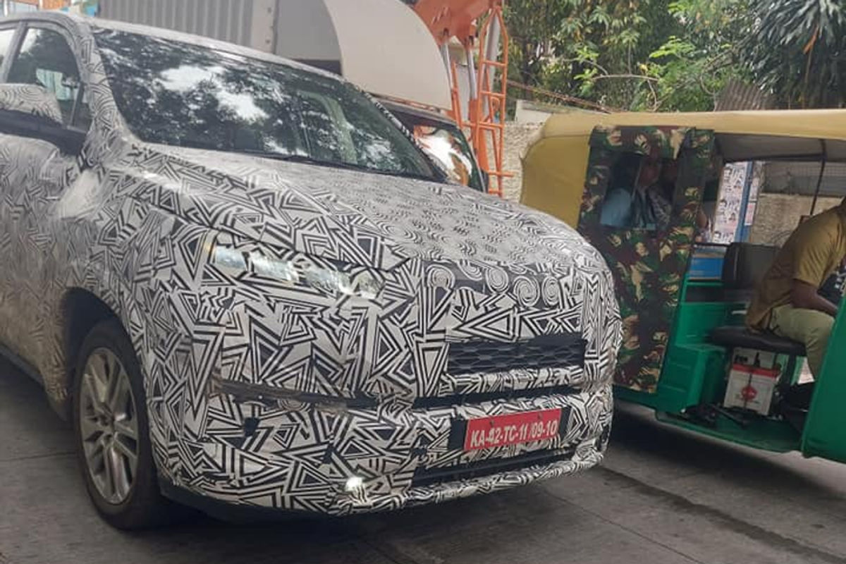 Toyota Innova Hycross spied Toyota Innova Hycross spied