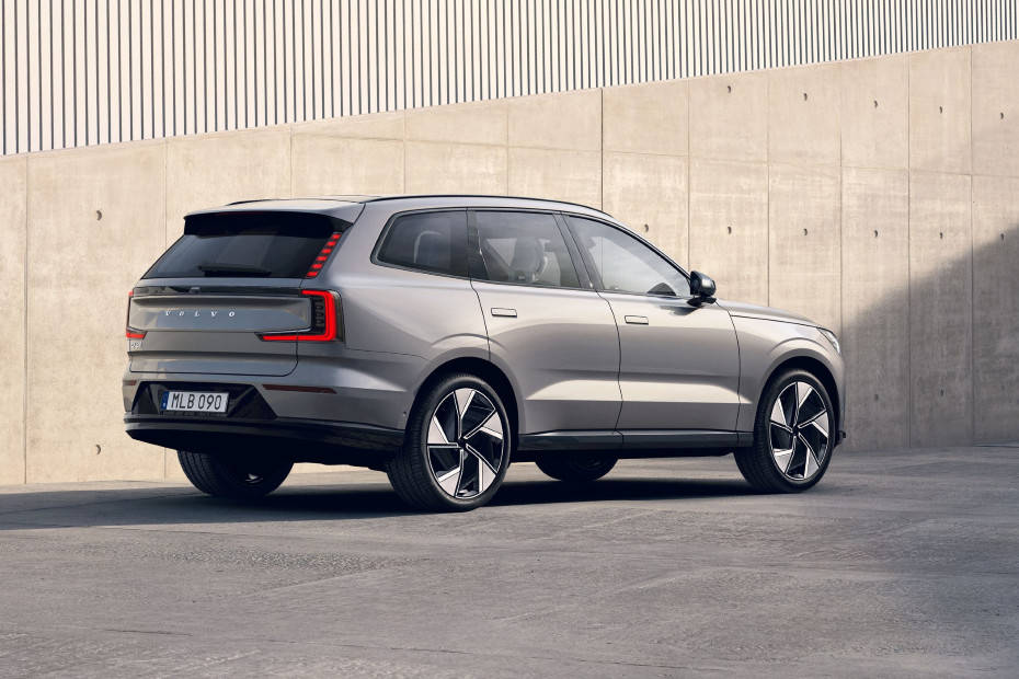 Volvo EX90 Flagship Electric SUV Unveiled | CarDekho.com