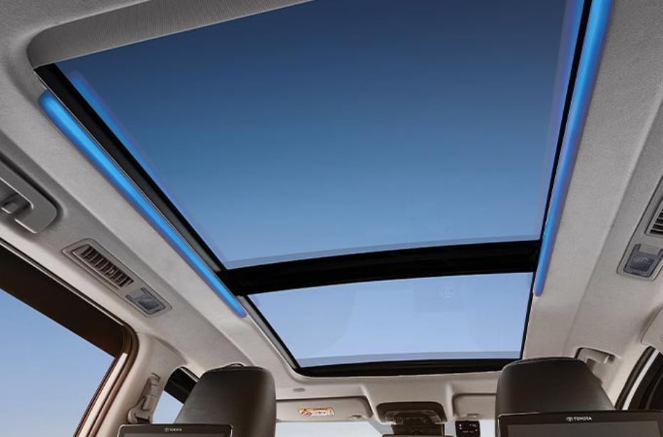 Toyota Innova Hycross panoramic sunroof