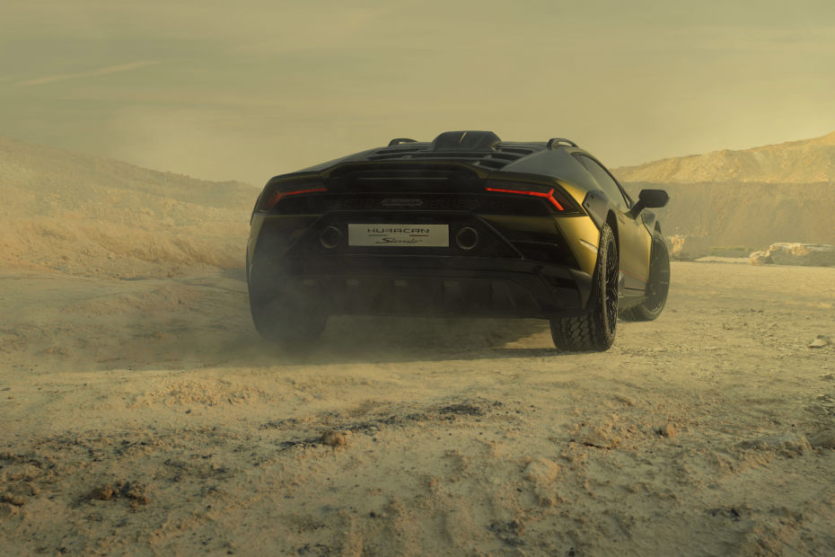 Lamborghini Huracan Sterrato rear