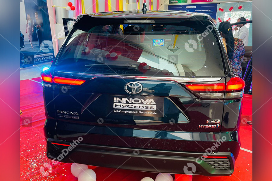 Toyota Innova Hycross Reaches Dealerships Ahead Of Launch | CarDekho.com