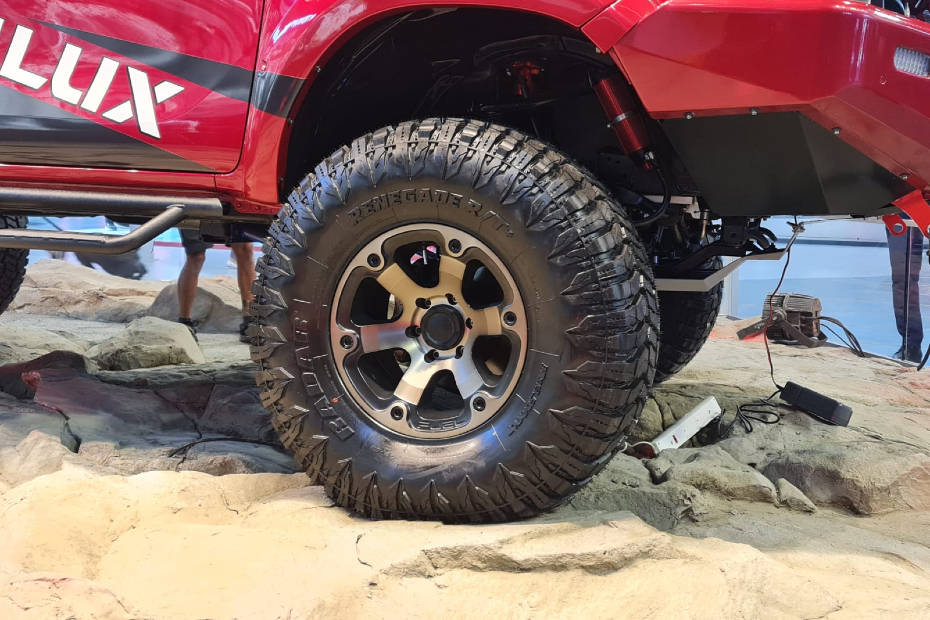 Toyota Extreme Off-road Hilux Concept Tyres