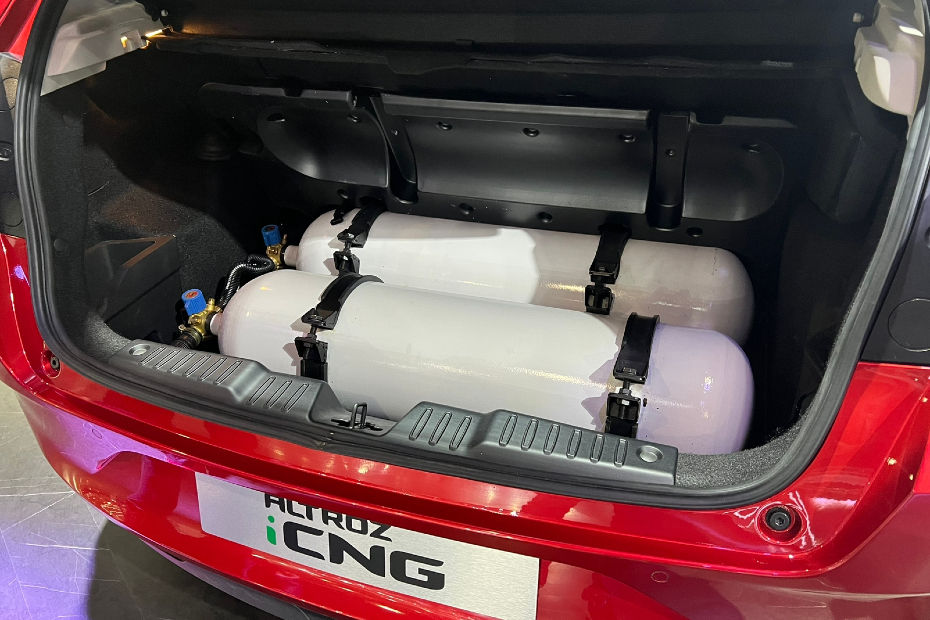 Tata Altroz CNG split-cylinder-tank setup