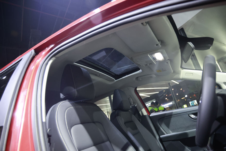 Tata Altroz CNG sunroof