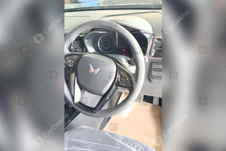 Mahindra XUV400 steering wheel