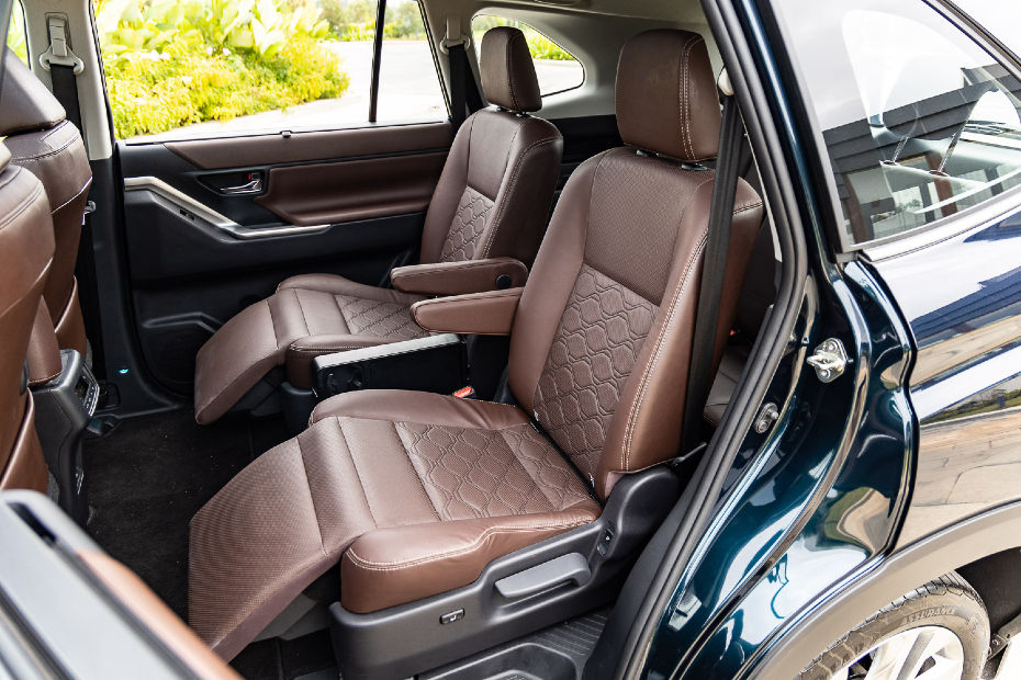 Toyota Innova Hycross Ottoman Seats Toyota Innova Hycross Ottoman Seats