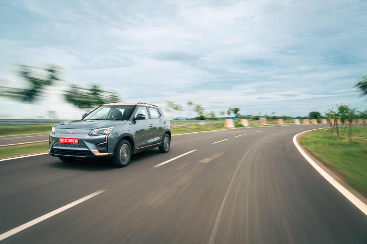 XUV400 EV 