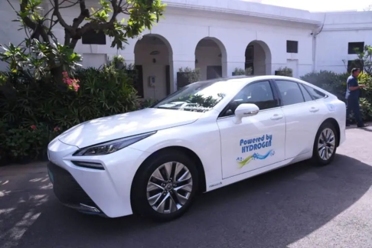 Toyota Hydrogen Car Toyota Hydrogen Car