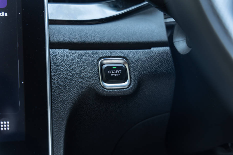 2023 MG Hector start/stop button