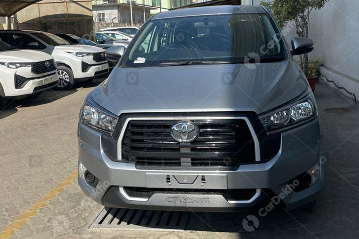 2023 Toyota Innova Crysta