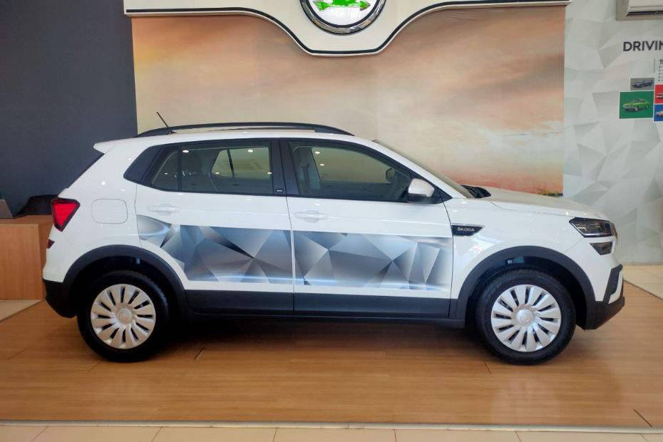 Skoda Kushaq Onyx Edition Side Skoda Kushaq Onyx Edition Side