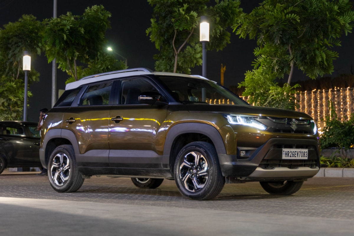 Maruti Brezza Side Maruti Brezza Side