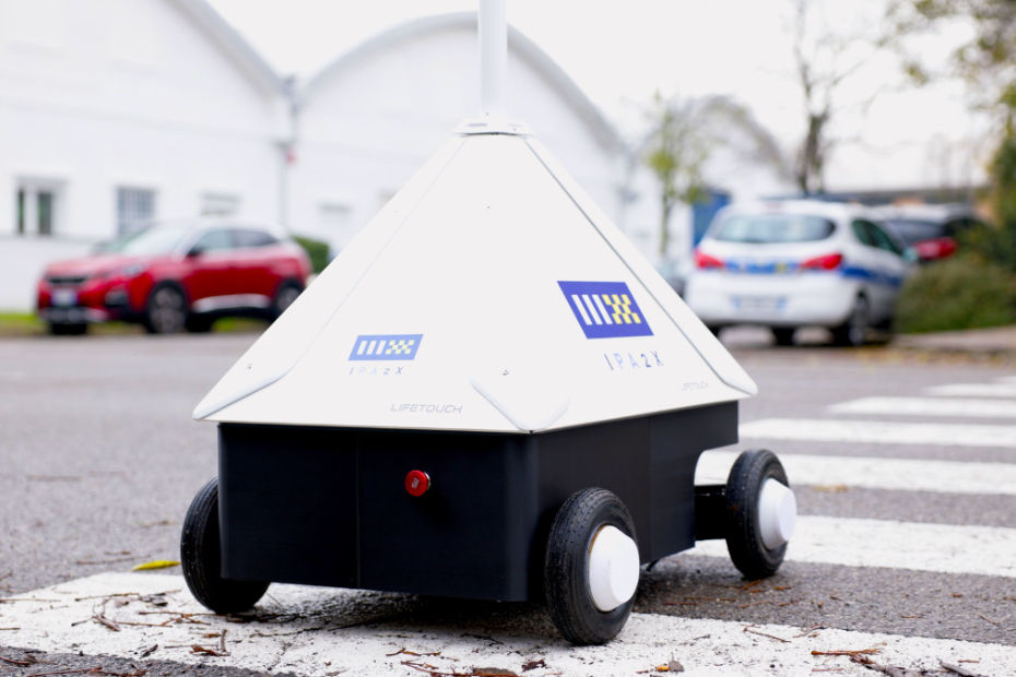 Skoda's IPA2X Robot