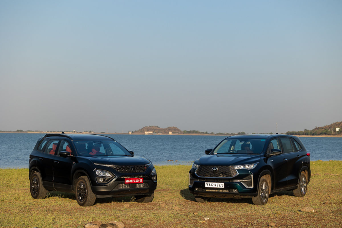 Tata Safari Red Dark and Toyota Innova Hycross