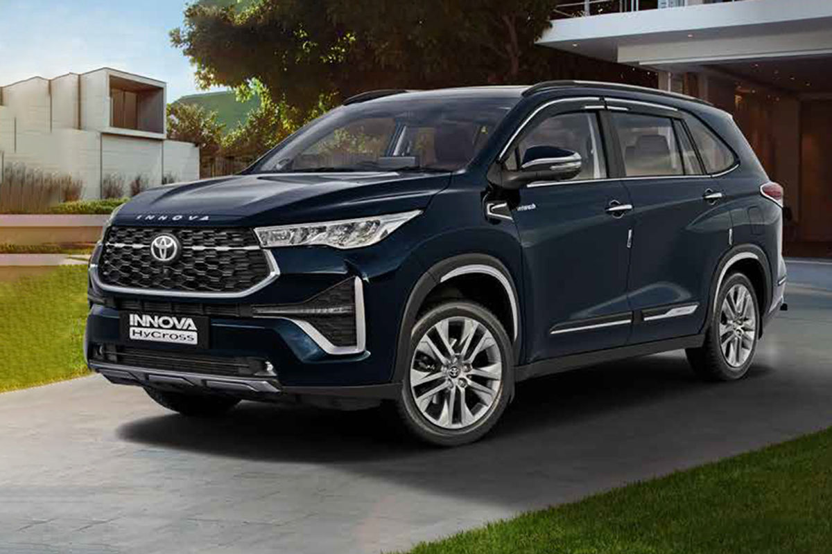 Toyota Innova Hycross accessorised