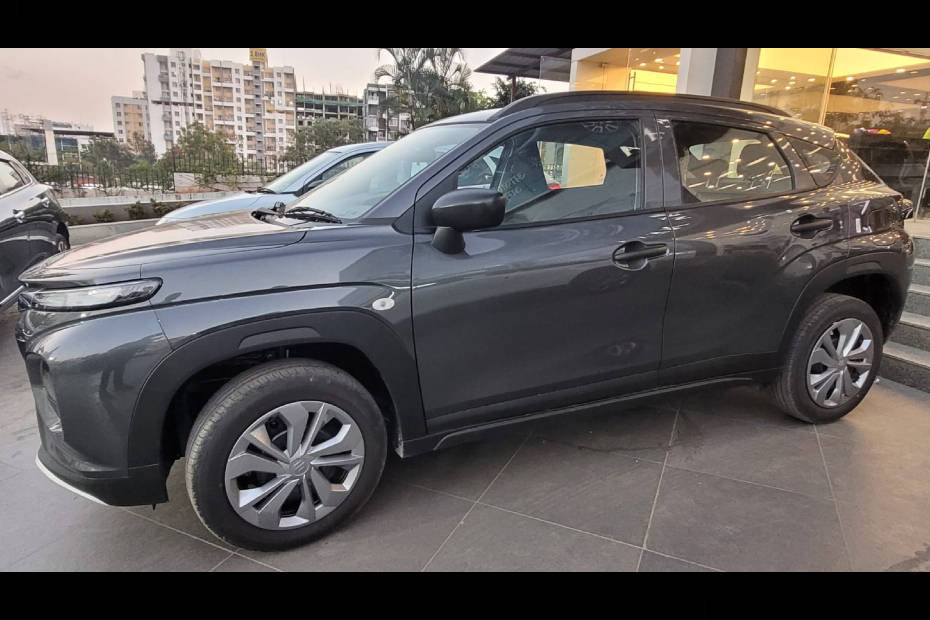 Maruti Fronx Base Sigma Variant Detailed In 7 Images | CarDekho.com