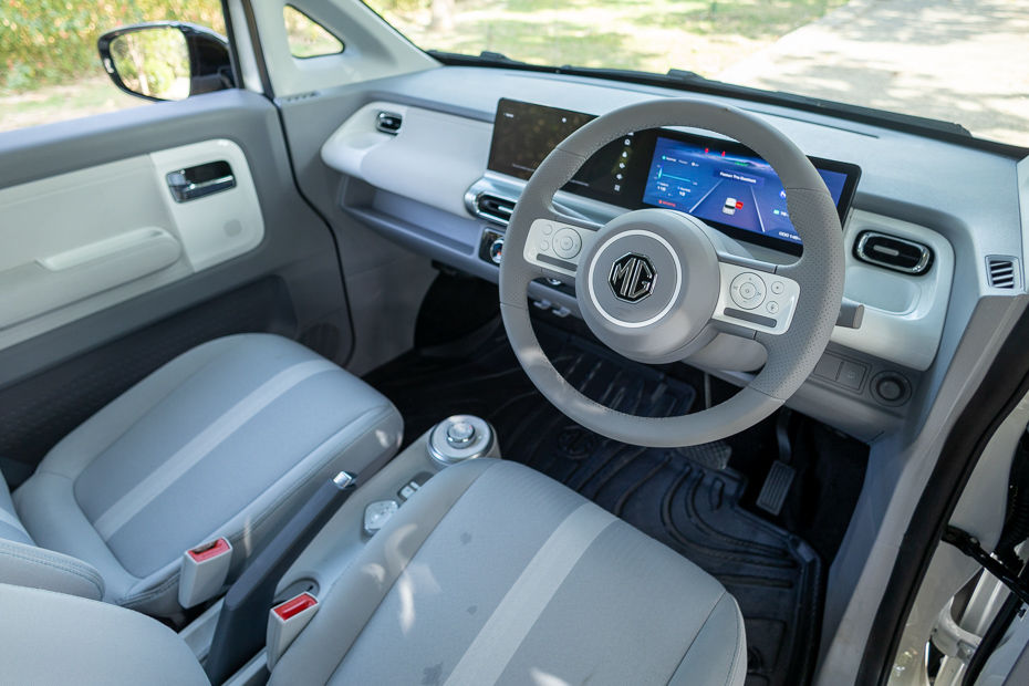 MG Comet EV interior