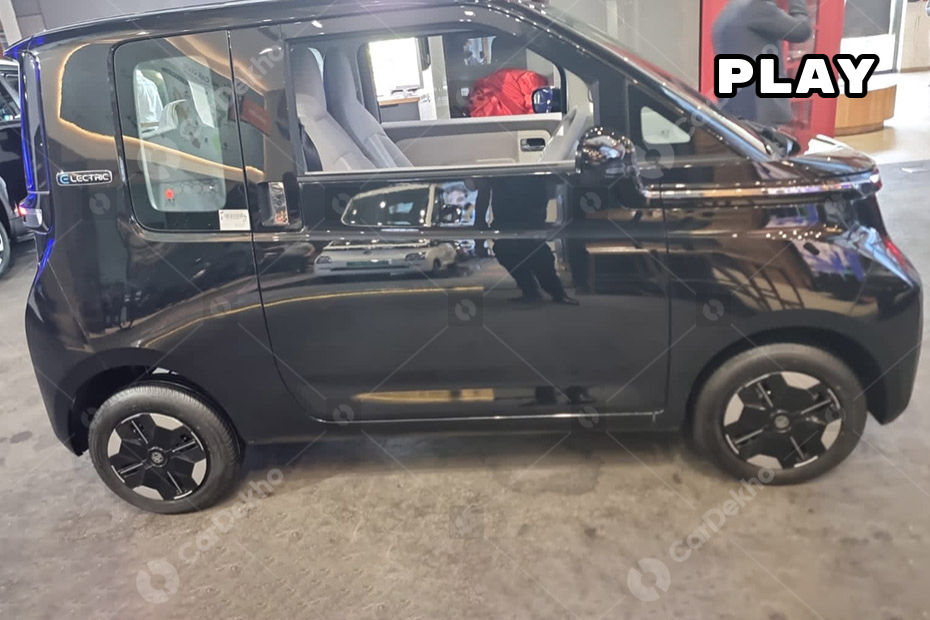 MG Comet EV Play Variant Side