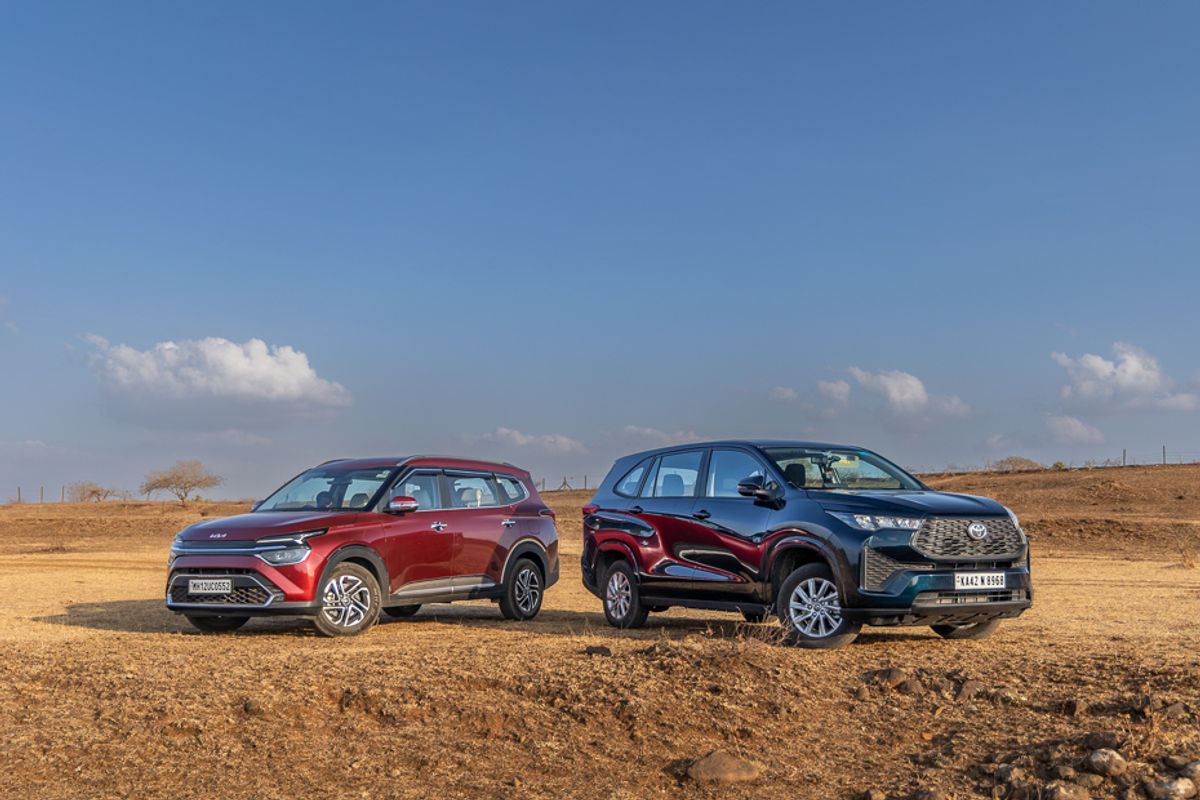Toyota Innova Hycross vs Kia Carens Toyota Innova Hycross vs Kia Carens