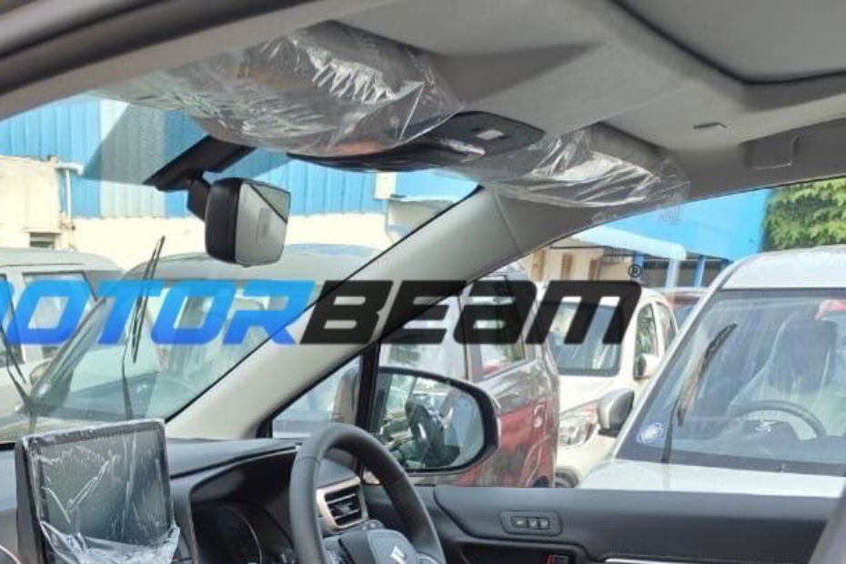 Maruti Invicto Sunroof