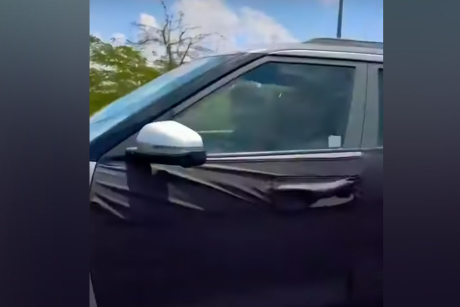 2024 Hyundai Creta ORVM-mounted camera spied 2024 Hyundai Creta ORVM-mounted camera spied