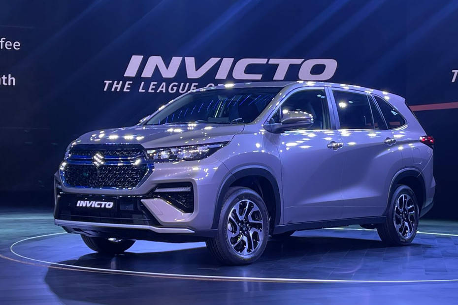 Maruti Invicto Front