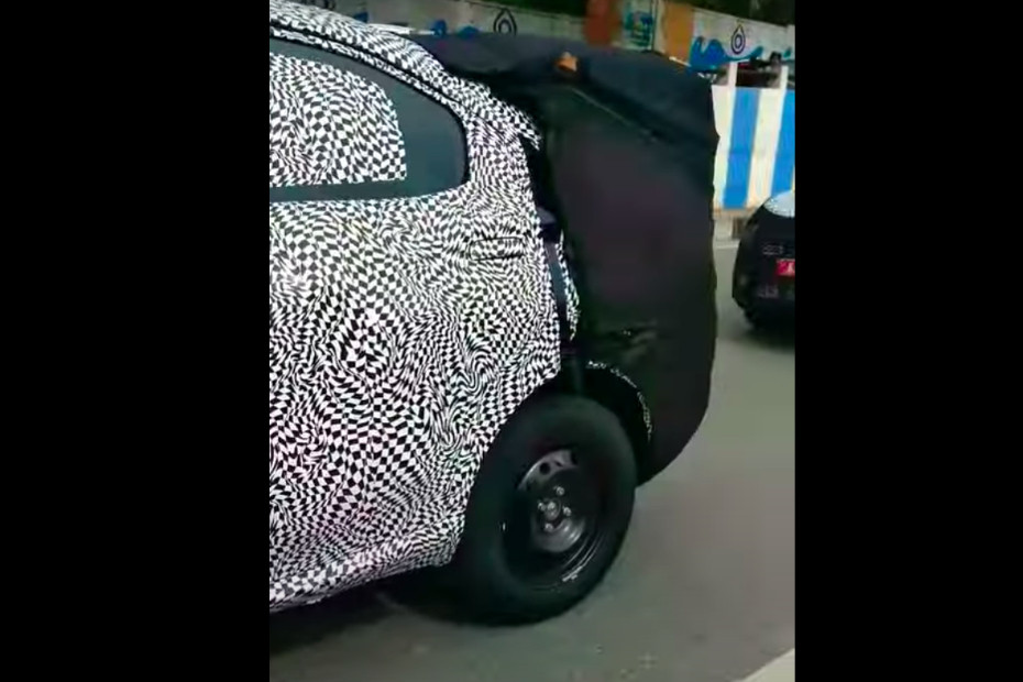 India-spec Citroen C3X Spotted Testing For The First Time | CarDekho.com