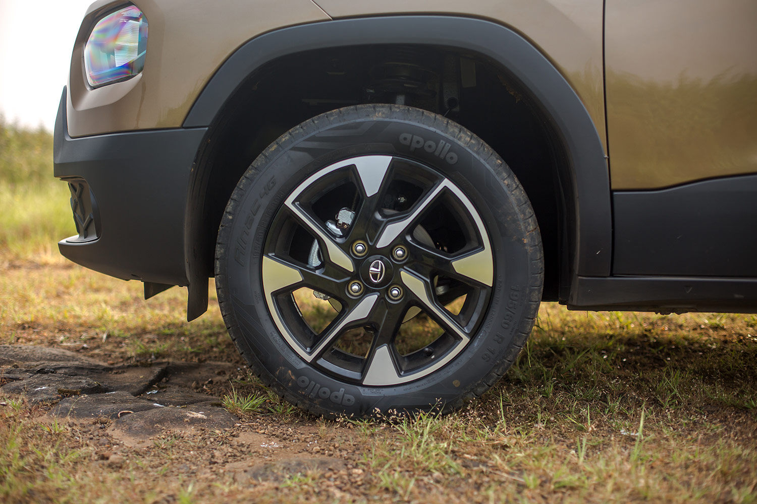 Tata Punch 16-inch alloy wheels
