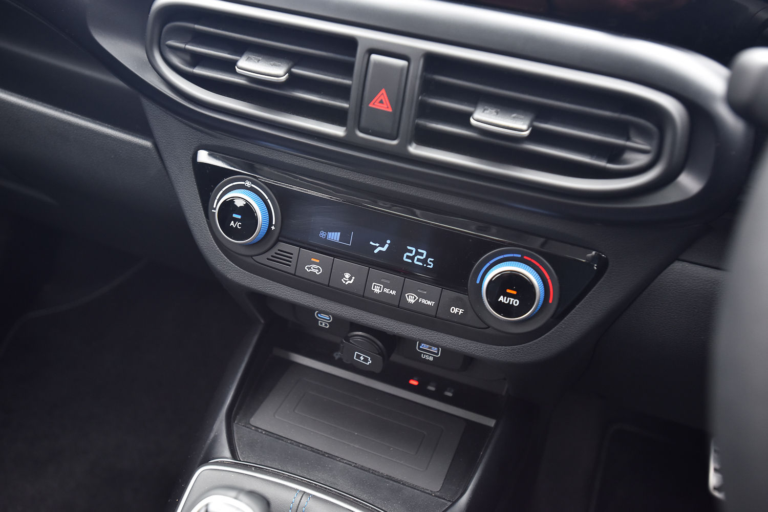 Hyundai Exter climate controls