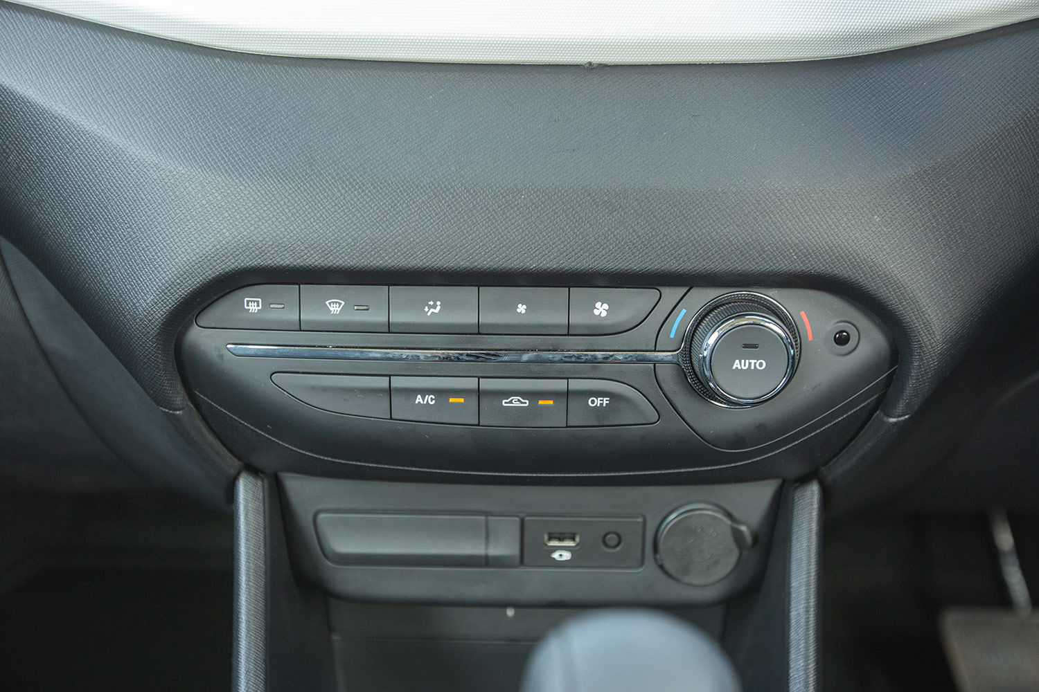 Tata Punch climate controls