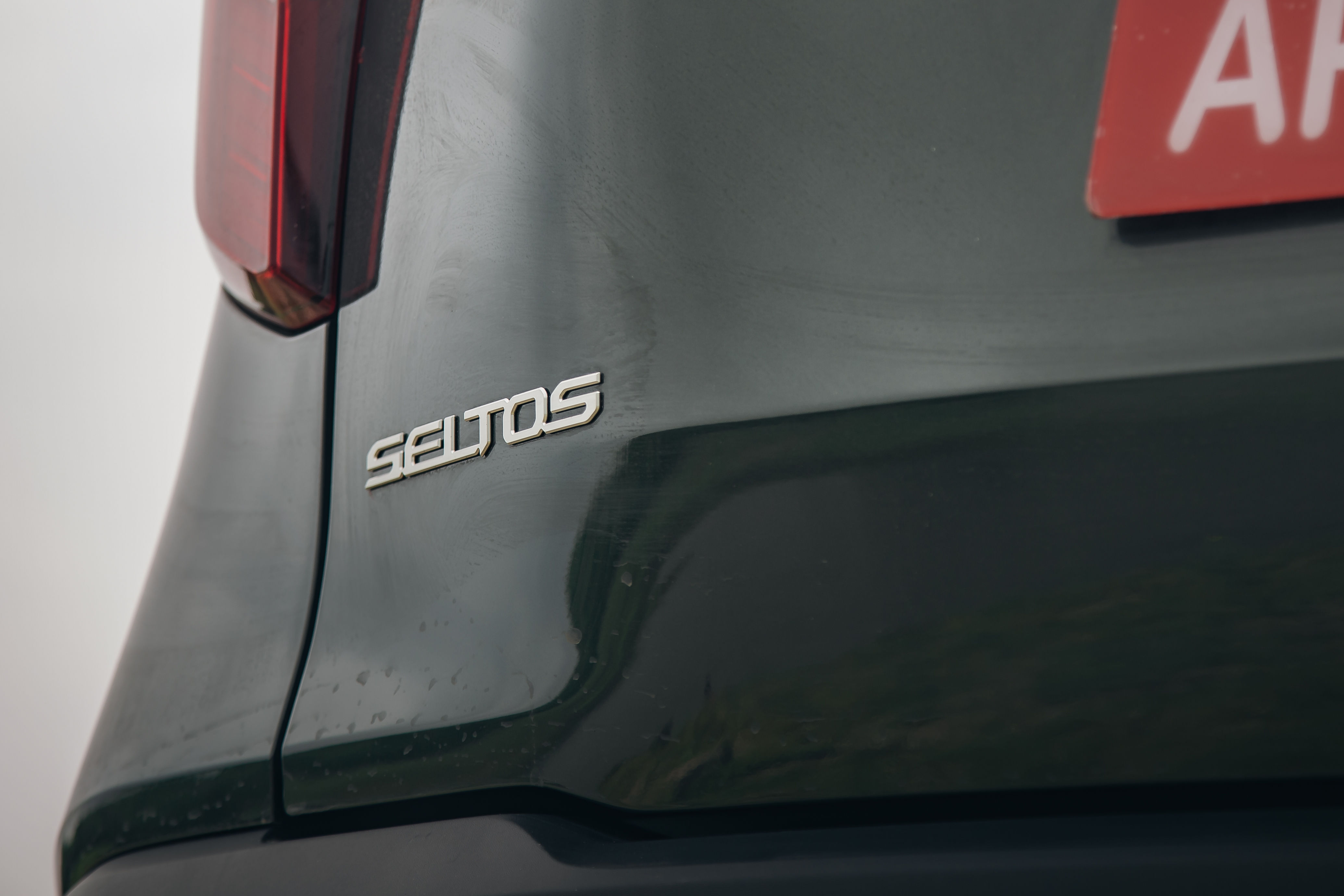 Kia Seltos badge Kia Seltos badge