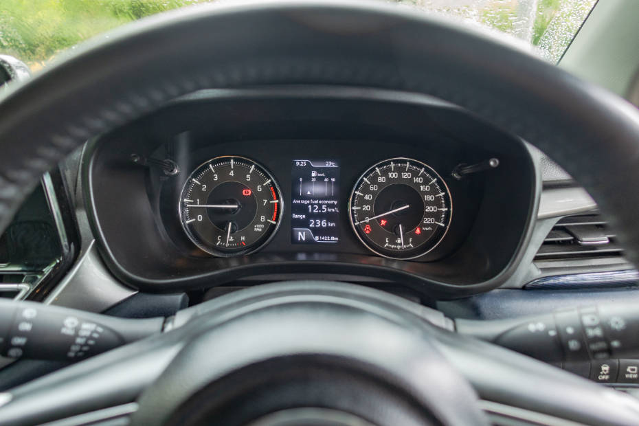 Maruti Baleno Semi-digital Driver's Display