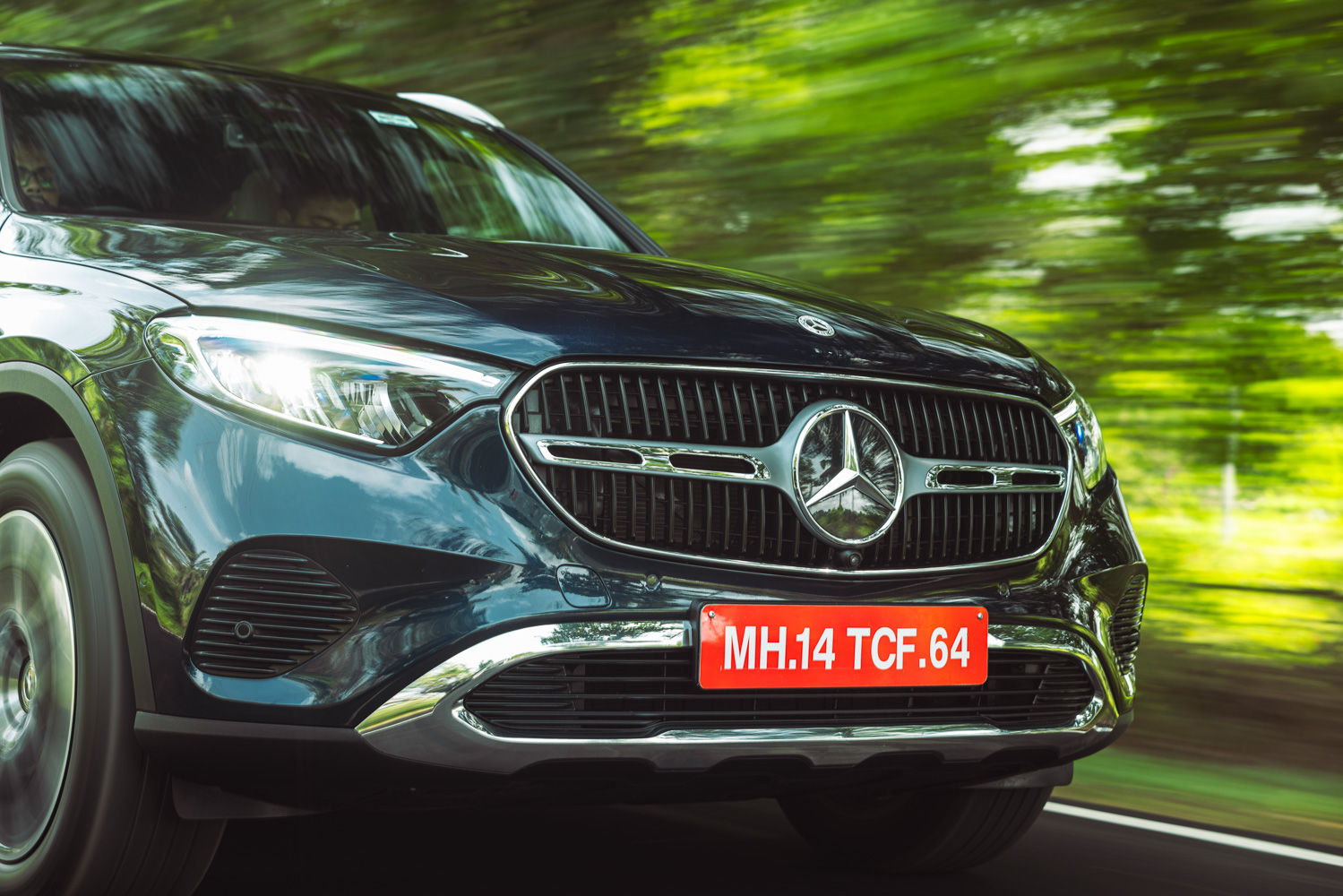 GLC 220d 4MATIC on road Price  Mercedes-Benz GLC 220d 4MATIC Features &  Specs