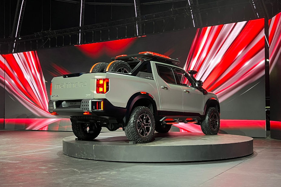 Mahindra Global Pik Up rear