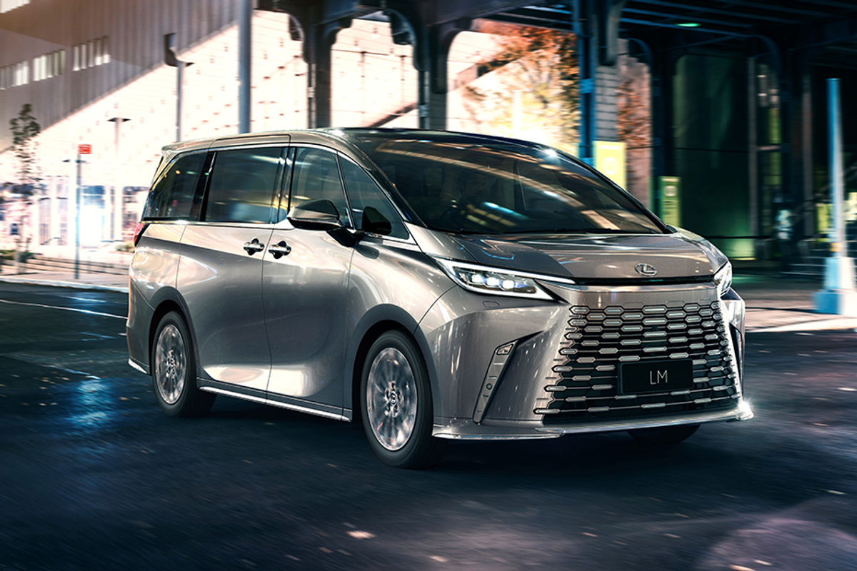2023 Lexus LM