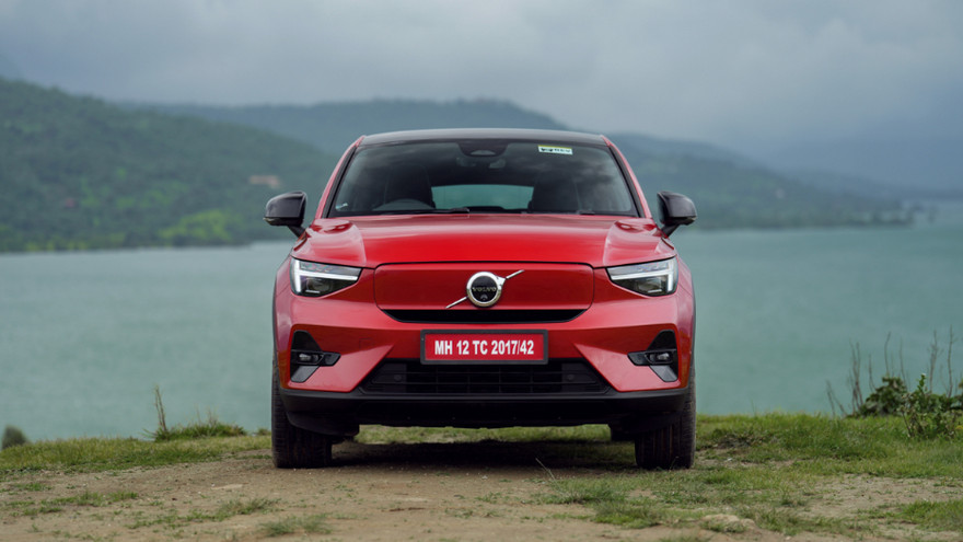 Volvo EC40 Road Test Images