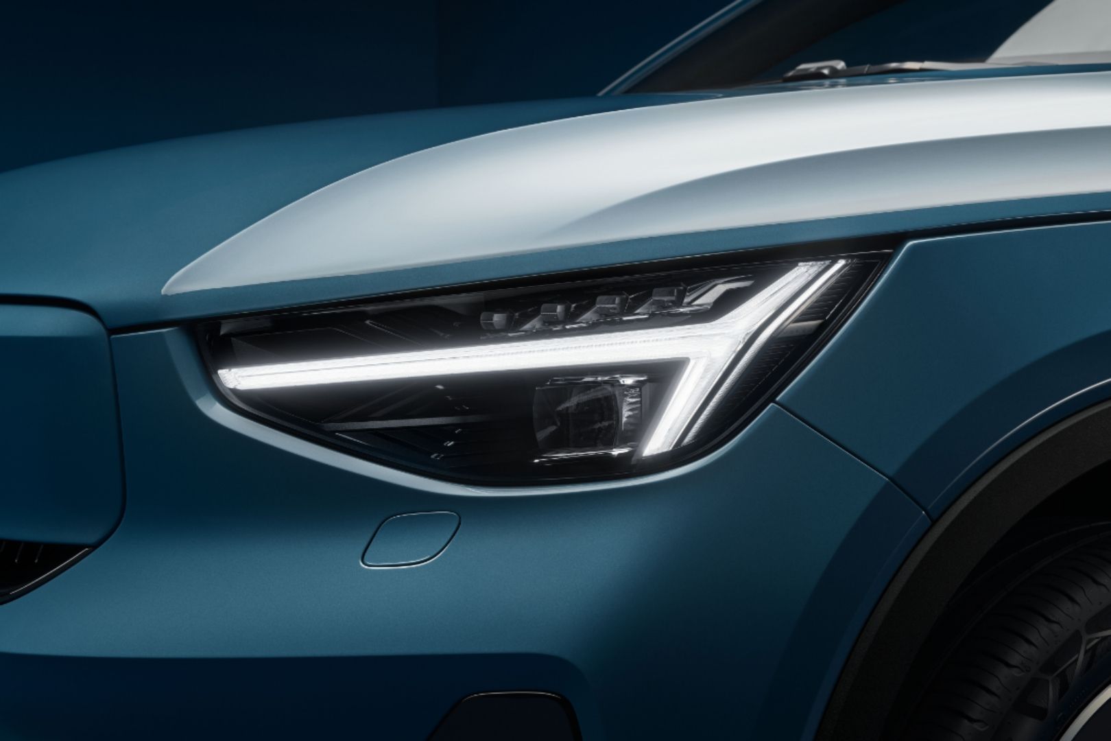 Volvo C40 Recharge Headlights