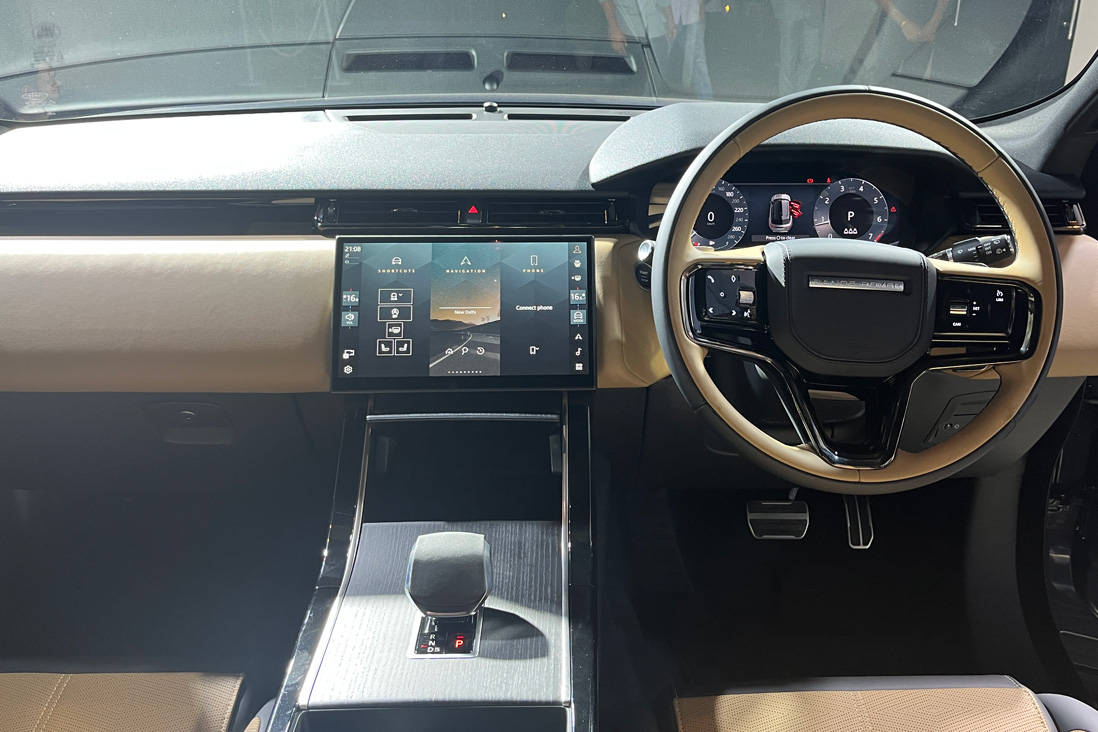 New Range Rover Velar cabin