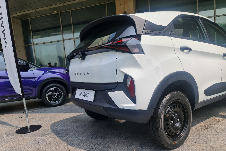 Tata Nexon Facelift Base Smart Variant Detailed In 7 Images | CarDekho.com