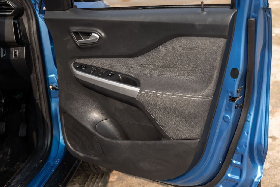 Nissan Magnite Bottle Holders Nissan Magnite Bottle Holders