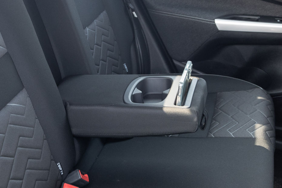 Nissan Magnite Rear Centre Armrest Nissan Magnite Rear Centre Armrest